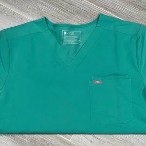 FIGS- men’s large scrub top- surgical green
